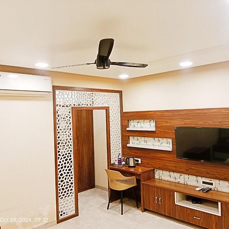Lemon Wood Suites Pune Eksteriør bilde