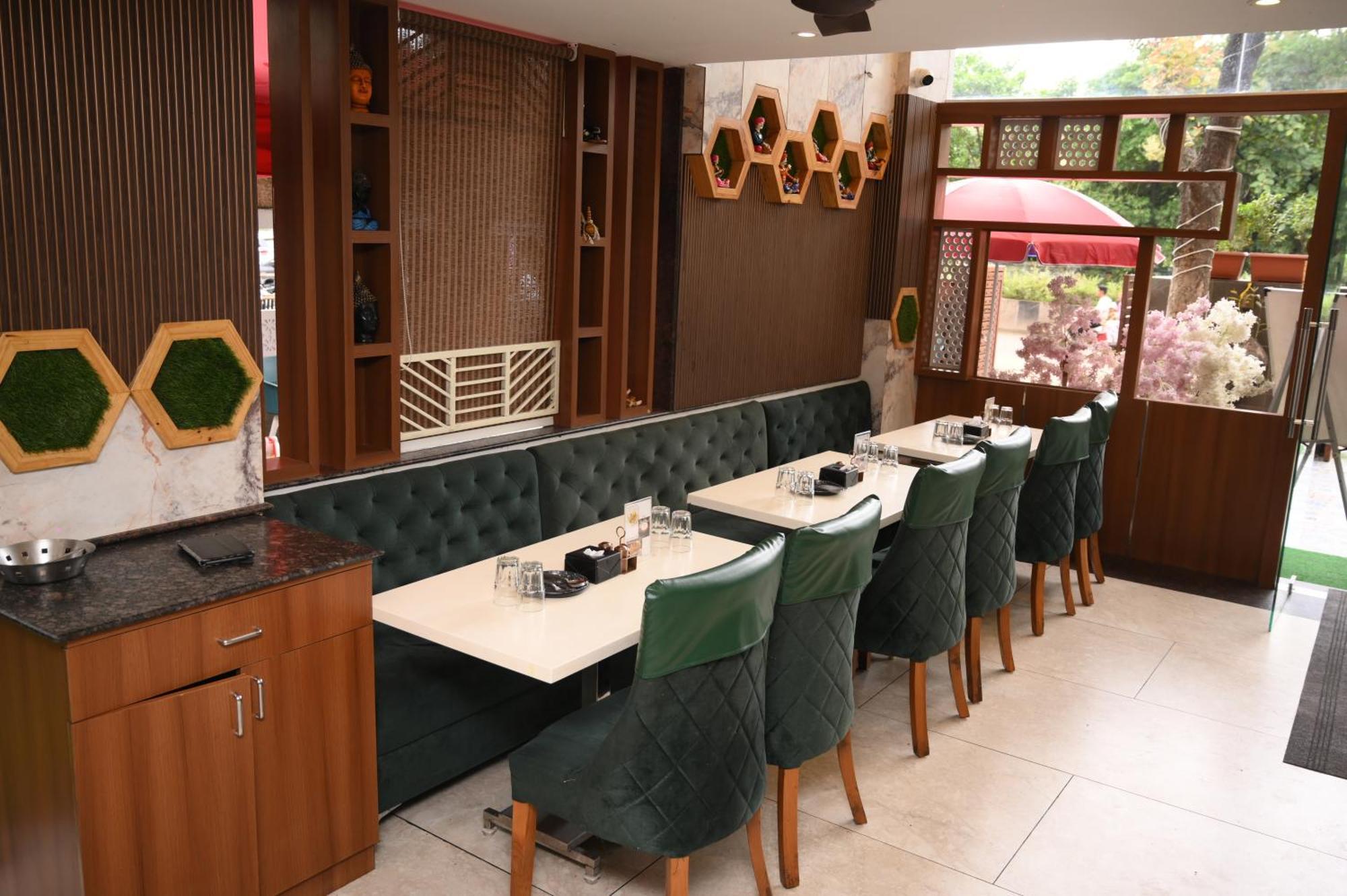 Lemon Wood Suites Pune Eksteriør bilde