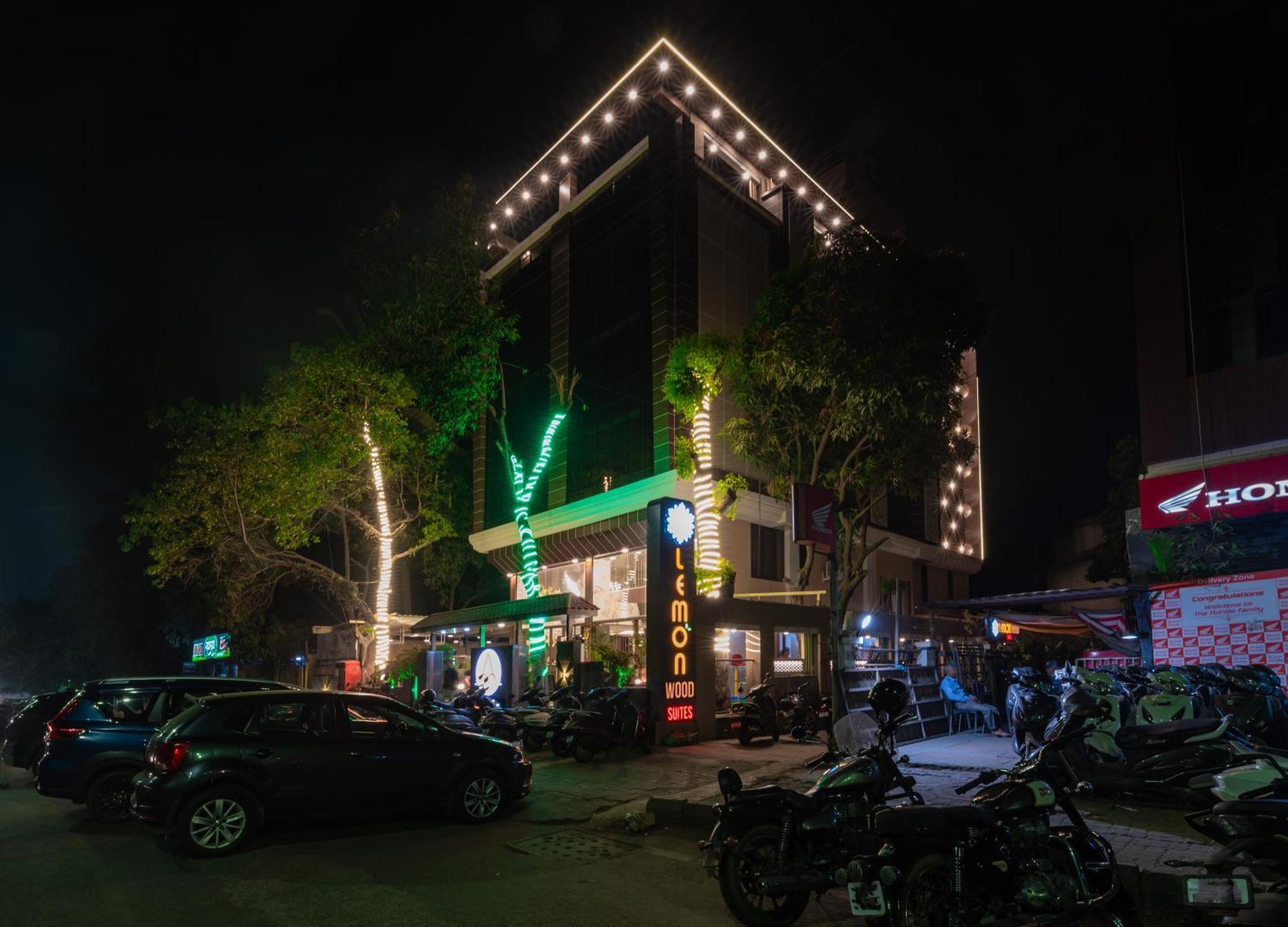 Lemon Wood Suites Pune Eksteriør bilde