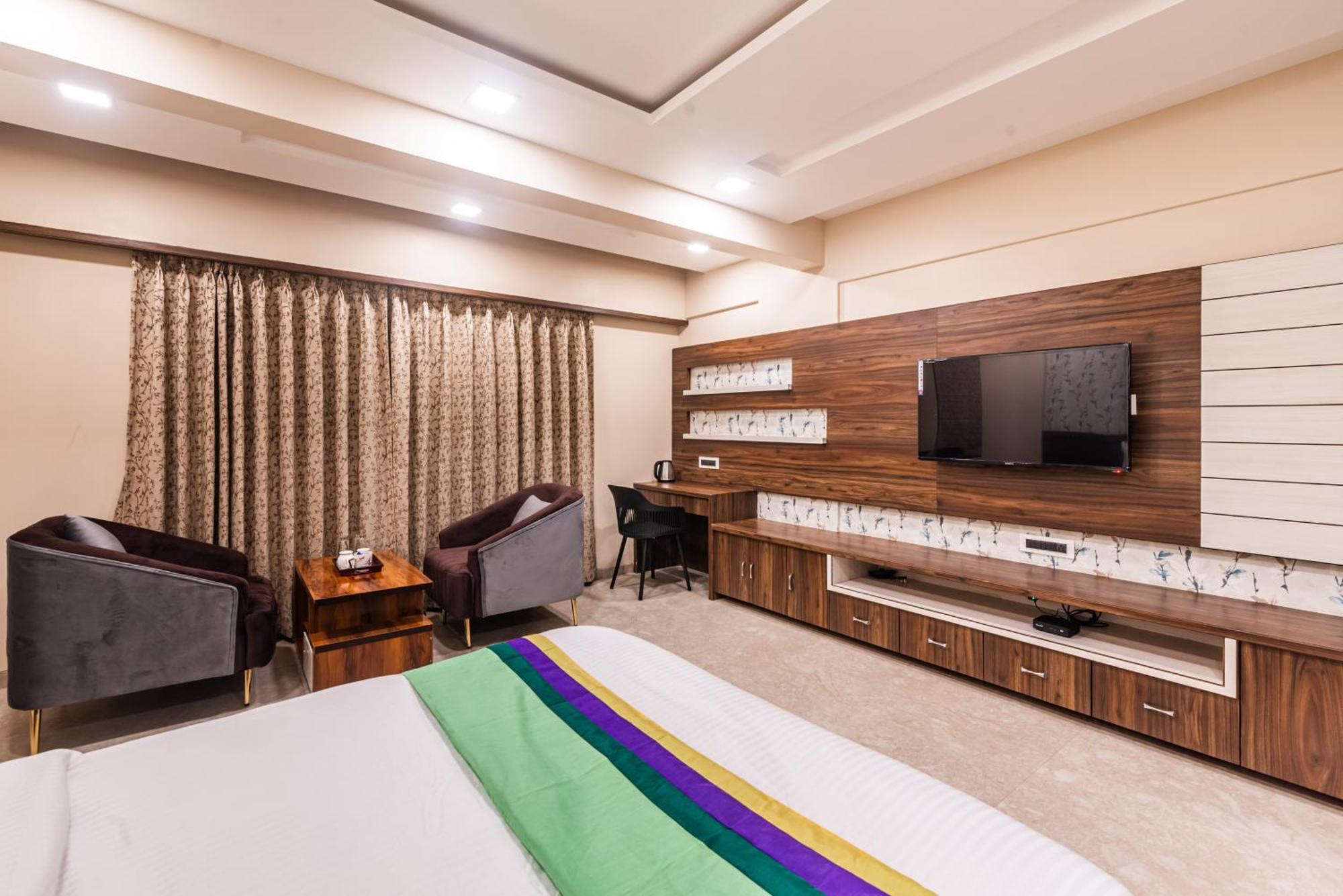 Lemon Wood Suites Pune Eksteriør bilde