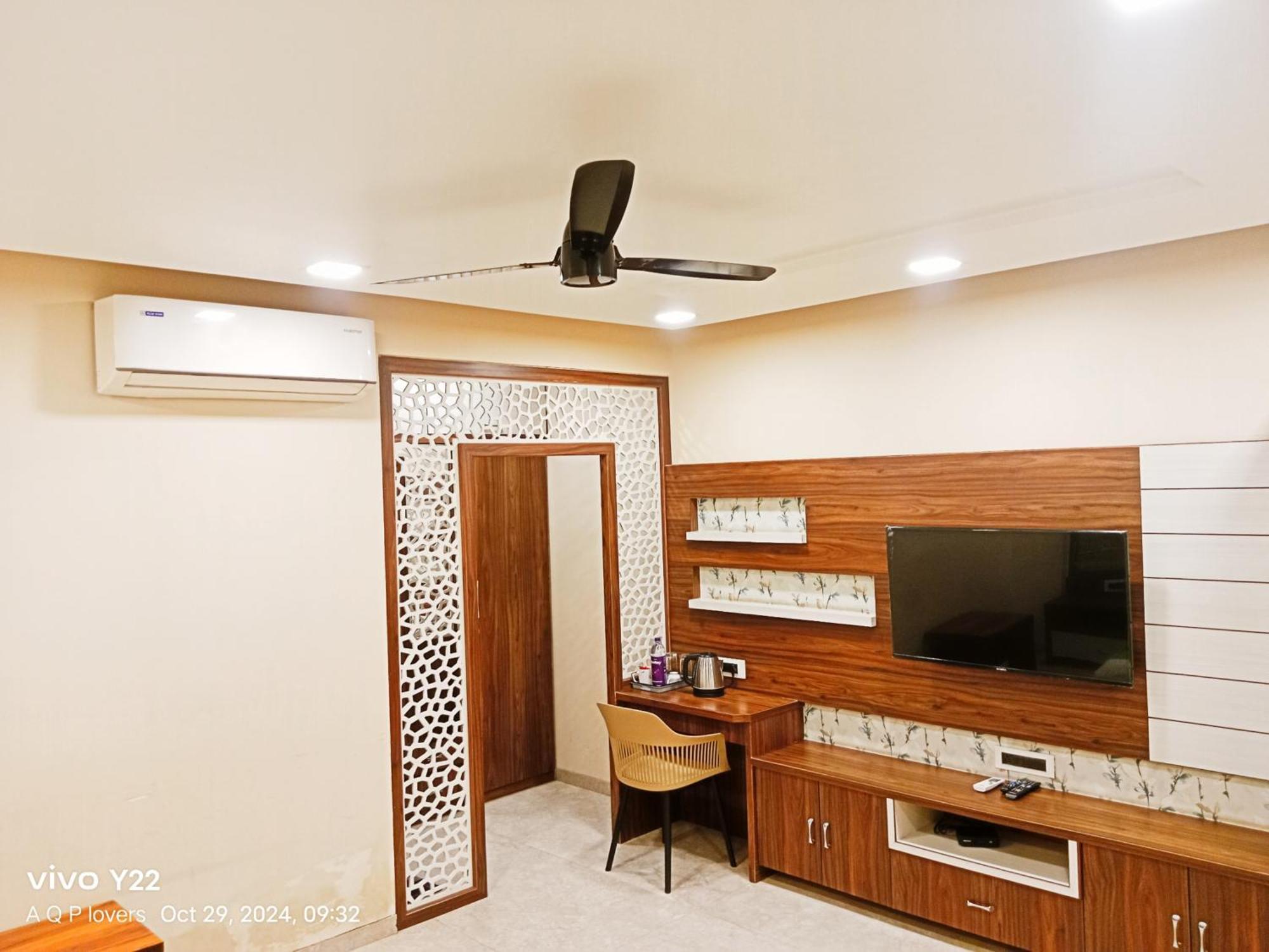 Lemon Wood Suites Pune Eksteriør bilde