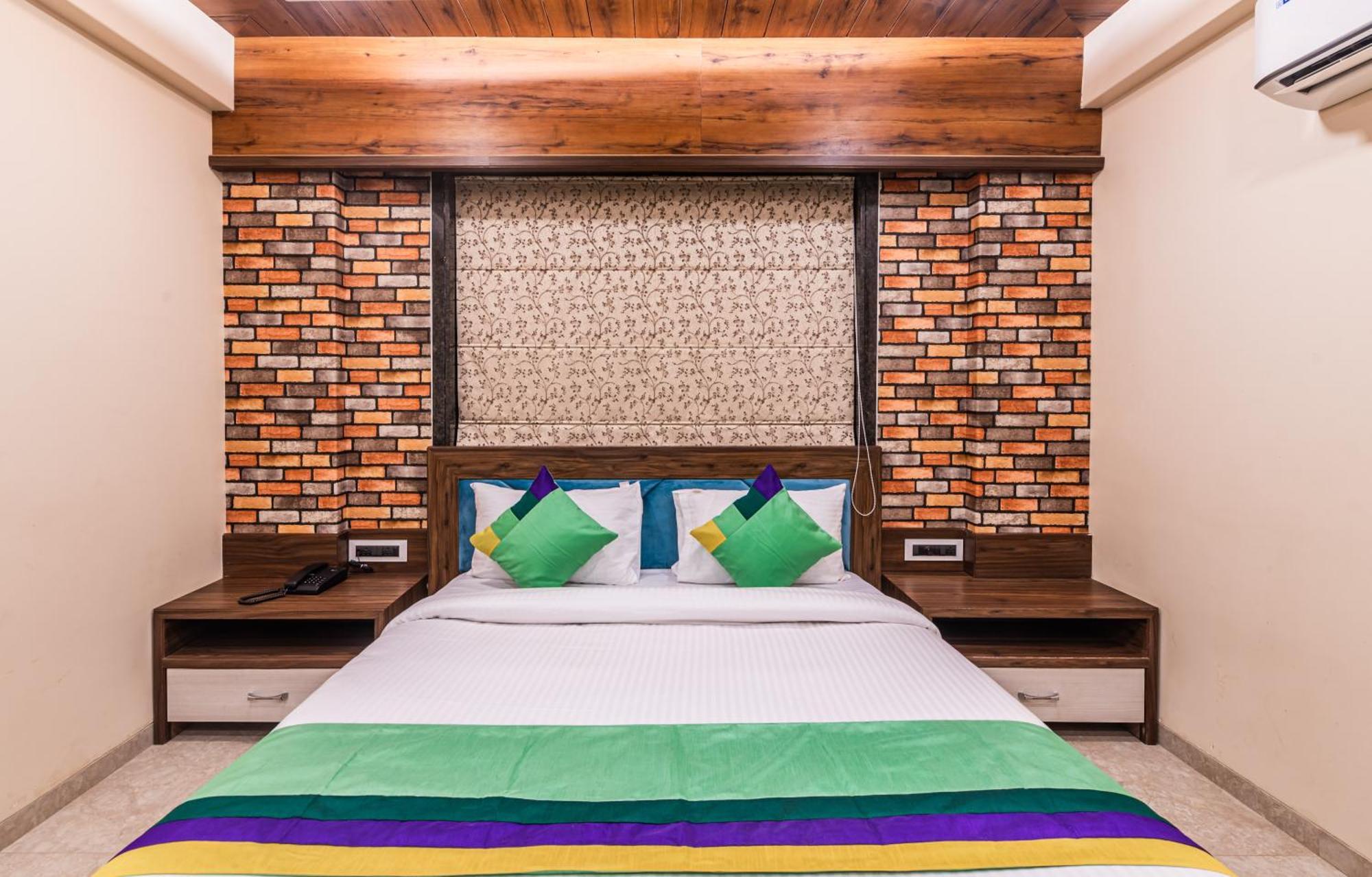 Lemon Wood Suites Pune Eksteriør bilde